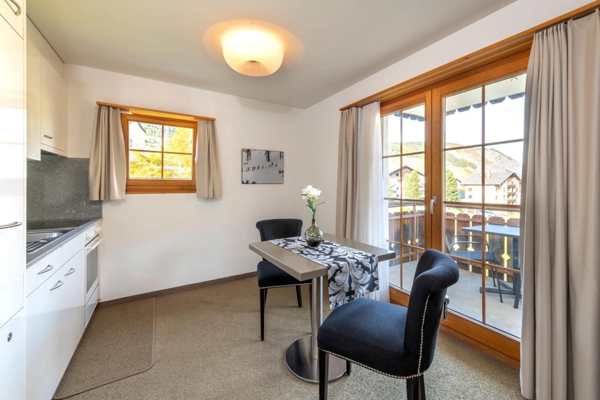 Ferienwohnungen Hotel Allegra 추오츠 외부 사진